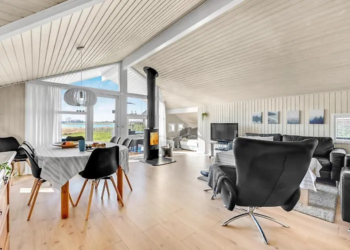 בית נופש Lovely In With Wifi *